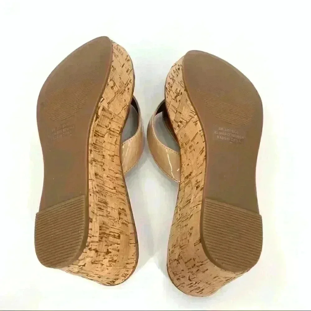 New Cato Womens sandals size 8 taupe flip flops cork platform